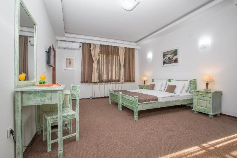 Hotel Trim Niksic Quarto foto