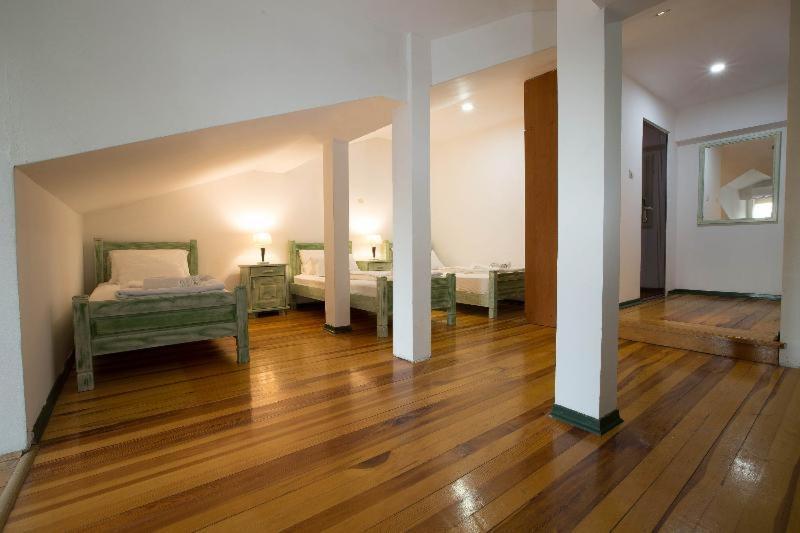 Hotel Trim Niksic Quarto foto
