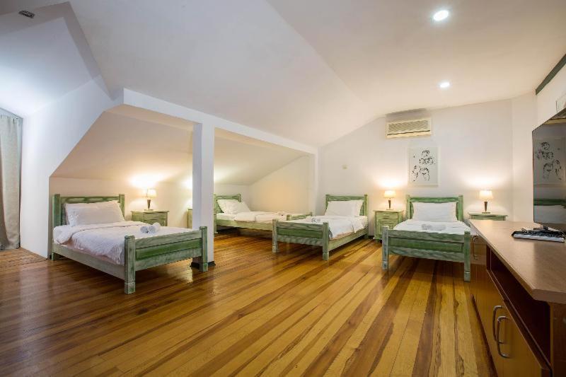 Hotel Trim Niksic Quarto foto