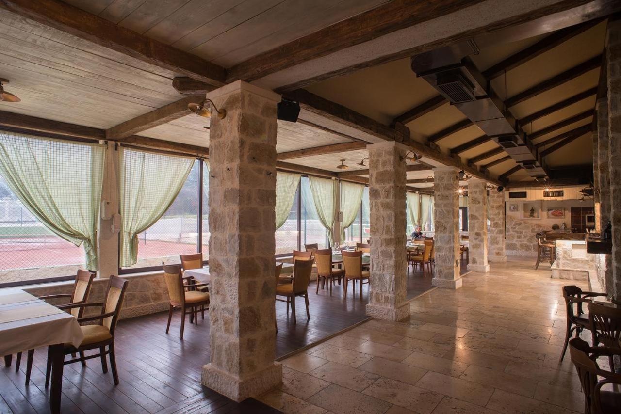 Hotel Trim Niksic Exterior foto