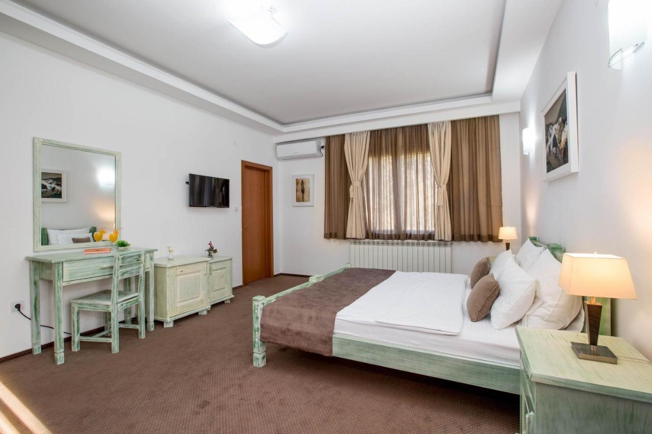 Hotel Trim Niksic Exterior foto